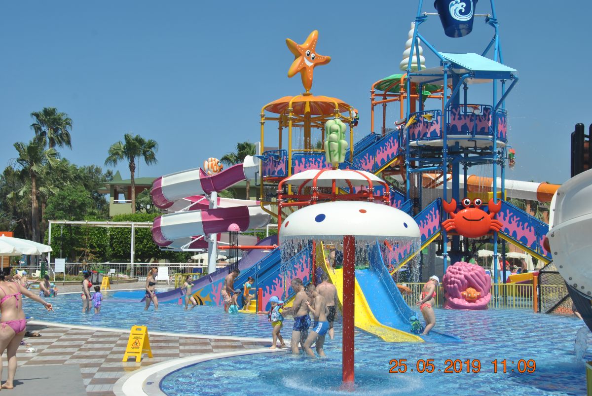 imagini hotel LONICERA RESORT